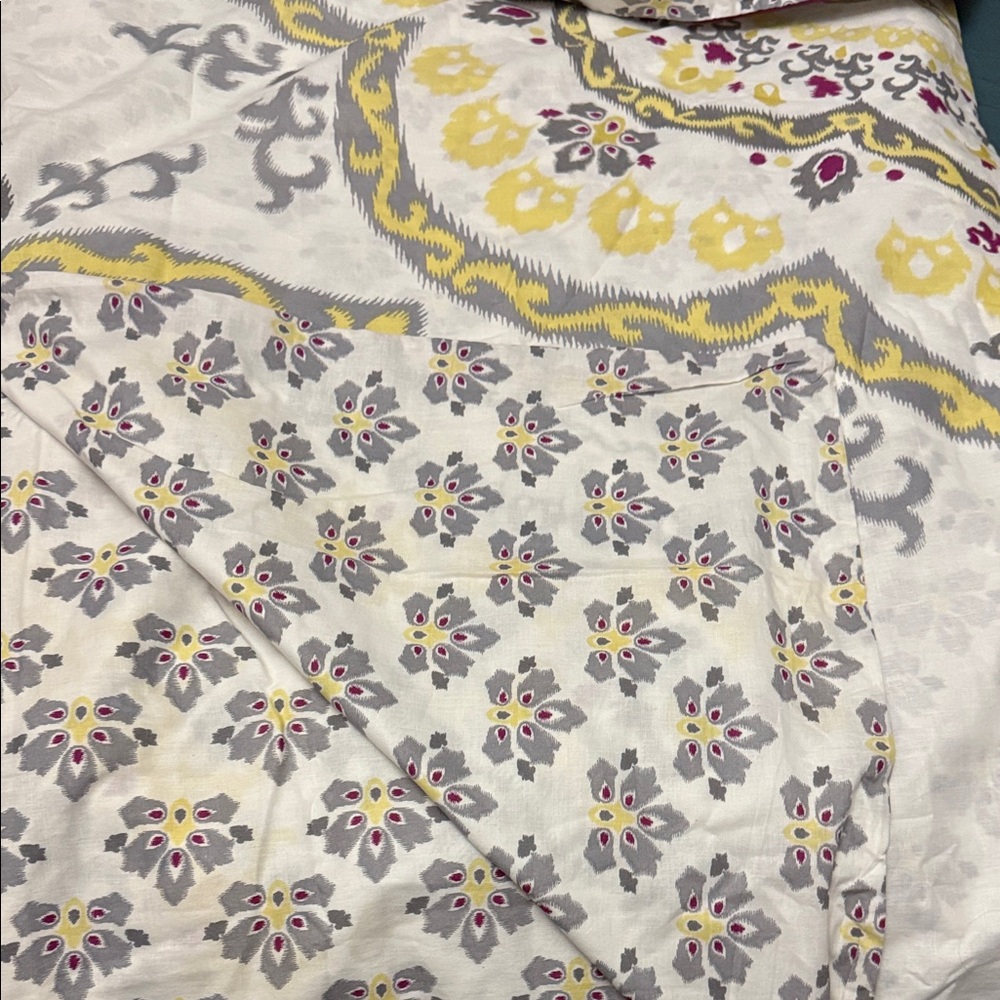Chic Floral Duvet Cover Set in Cream and Gray